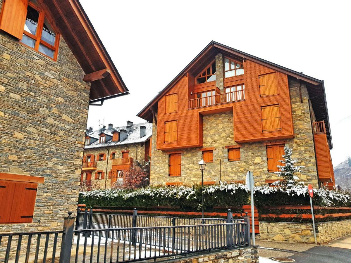 Apartamento Duplex Естери д'Анеу Екстериор снимка